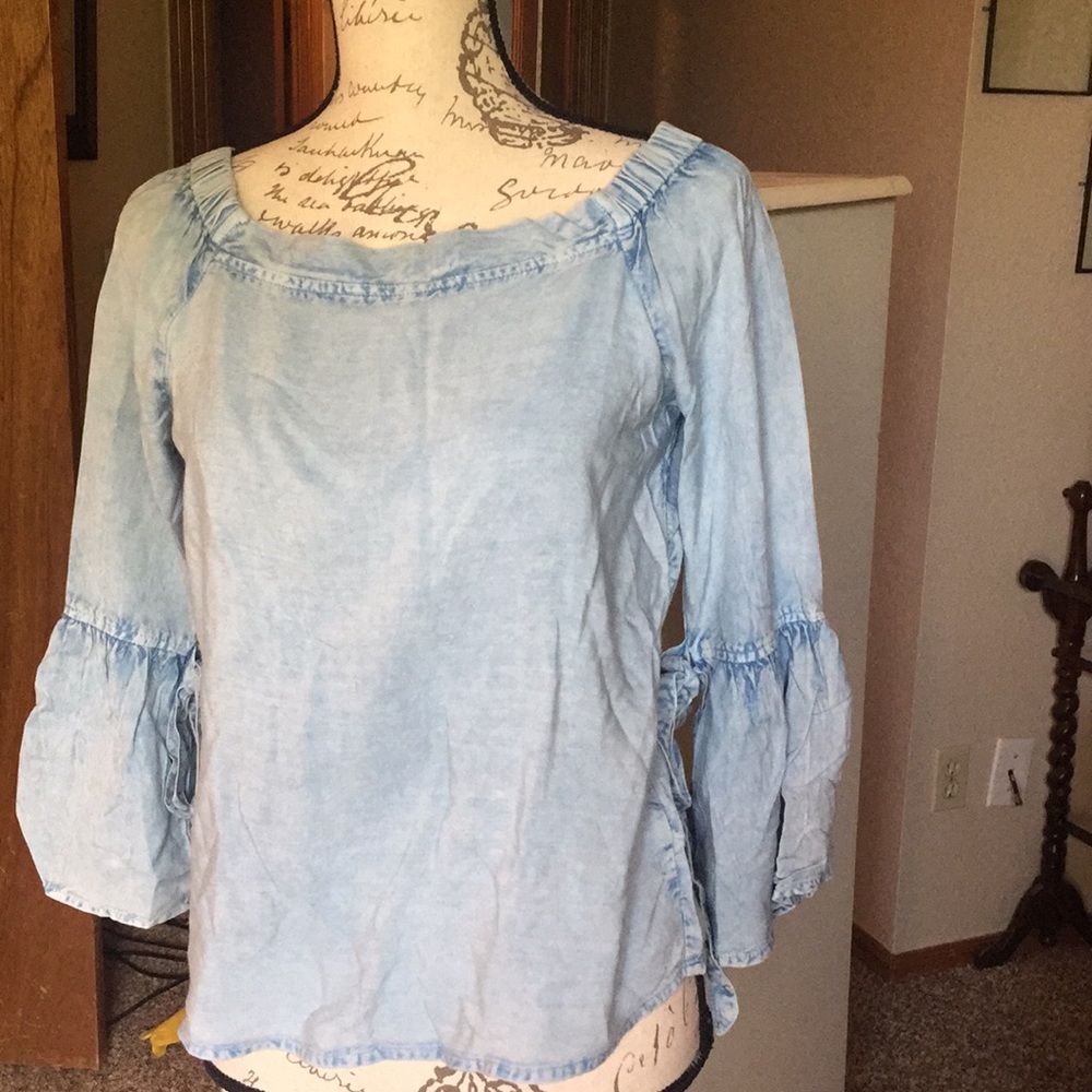 Chambray top - Picture 2 of 3